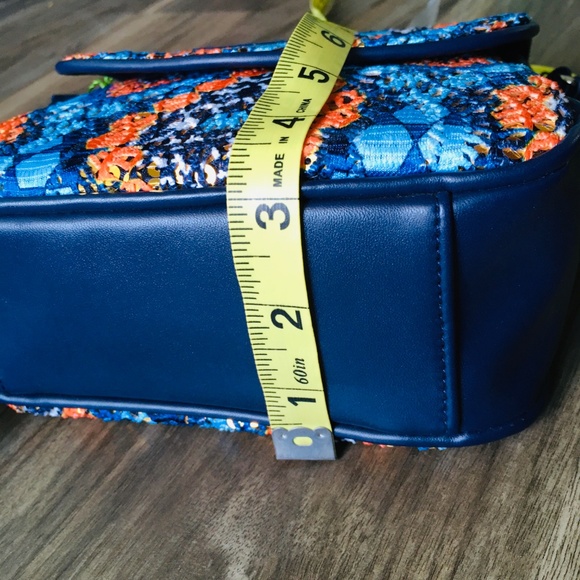 Vera Bradley Summer Sparkle Crossbody - Picture 8 of 8